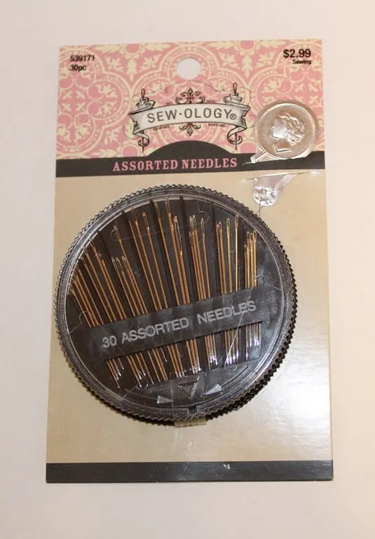 Set of hand sewing needles