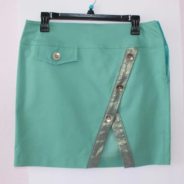 Skirt with button embellishment 2
