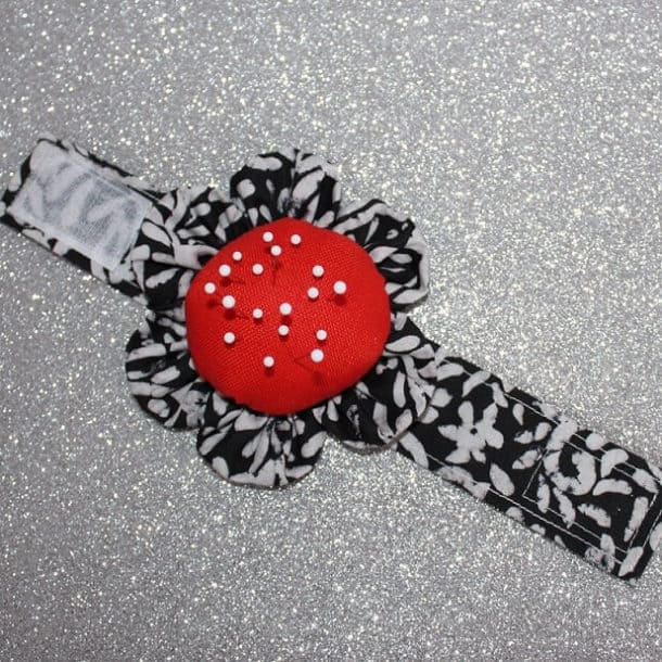 How to sew a pin cushion bracelet { free pin cushion pattern}