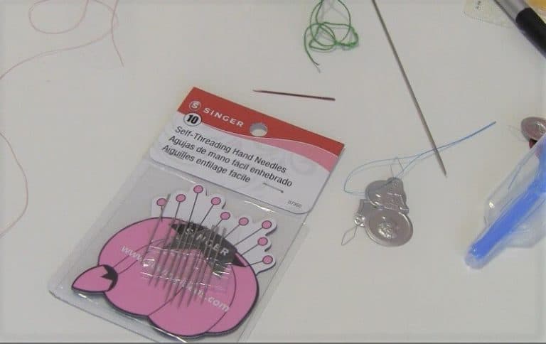 How To Thread A Needle For Hand Sewing (9 Easy Tips + Videos)