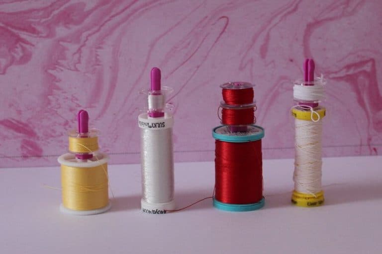 How to thread a bobbin