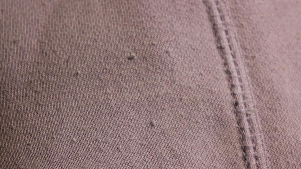 How to prevent fabric pilling and get lint off clothes