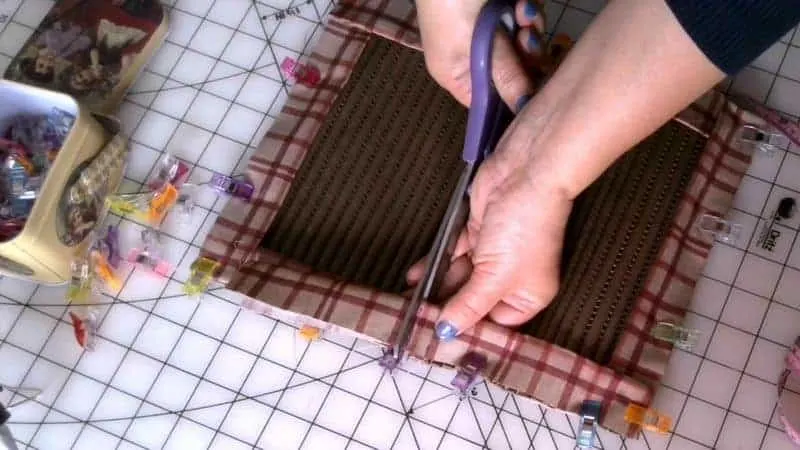 How to make a non slip sewing machine pedal mat! 