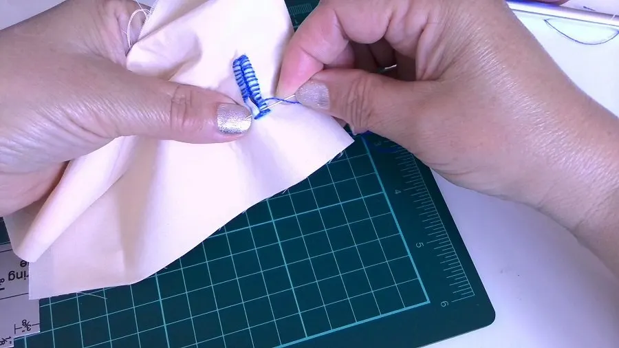 How to sew a buttonhole by hand