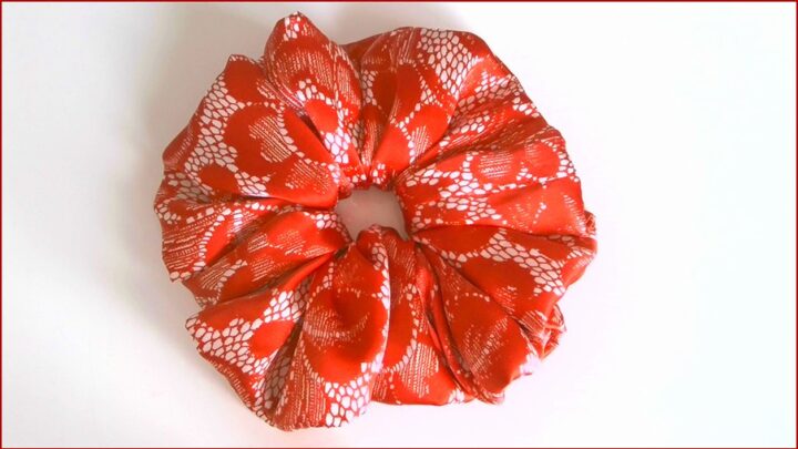 DIY oversized scrunchie