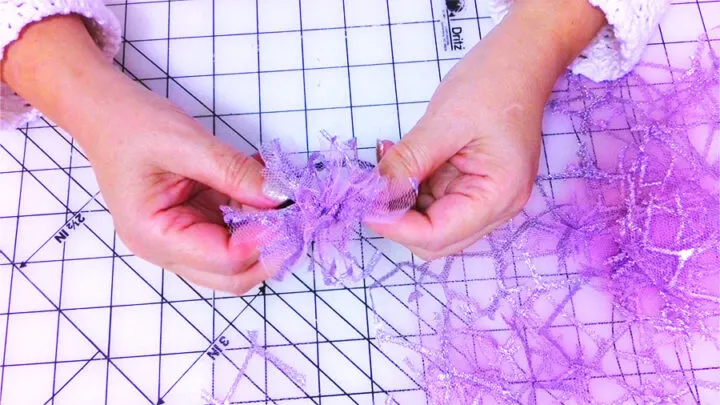 making no sew scrunchie from tulle