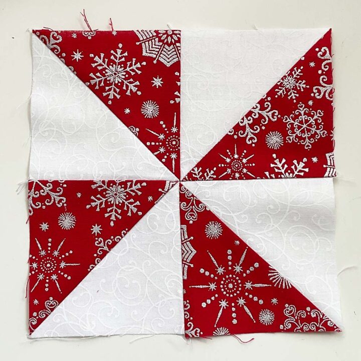 all HST align in the middlw of the pinwheel quilt block