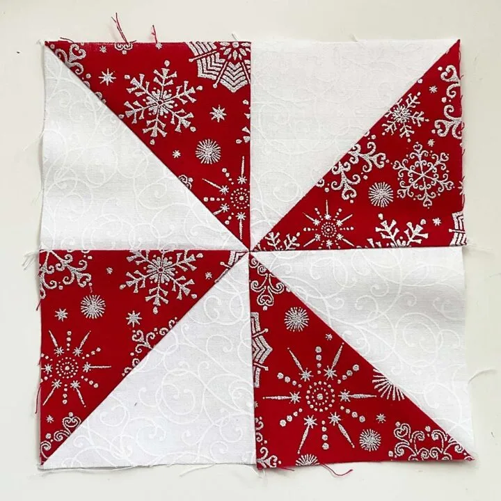 all HST align in the middlw of the pinwheel quilt block