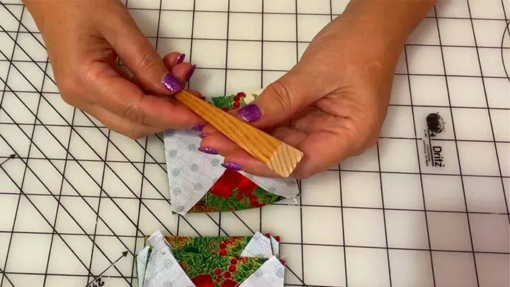 how to use a finger presser