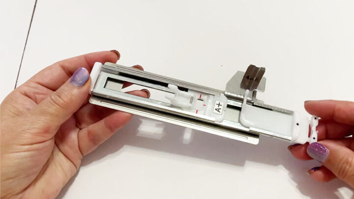 Brother buttonhole presser foot with a stabilizer plate