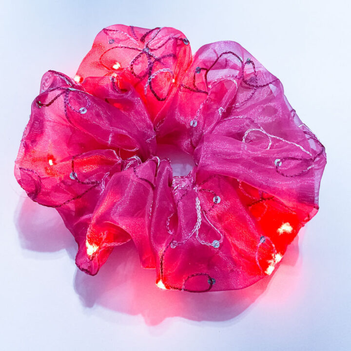 DIY scrunchie that lights up