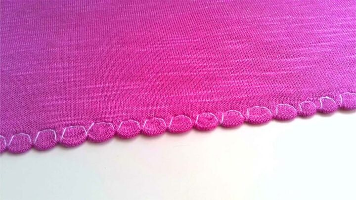 scalloped hem on knit fabric