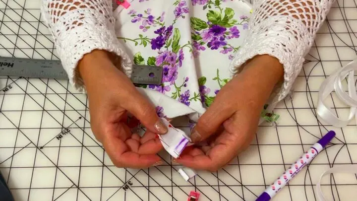 sewing binding strip's ends together to bind a circle