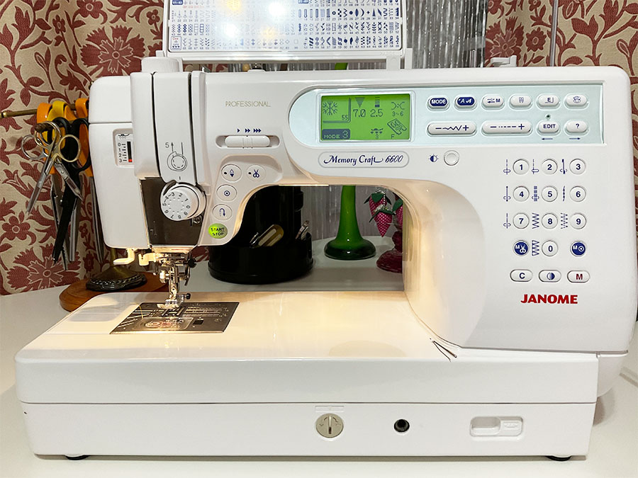 Mechanical vs Computerized Sewing Machine