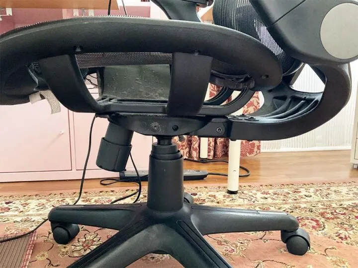my chair collects dust easily