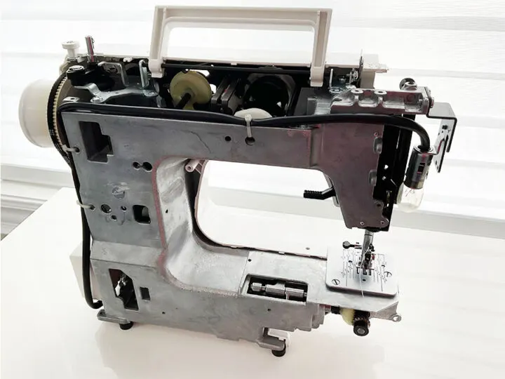 inside mechanical sewing machine 