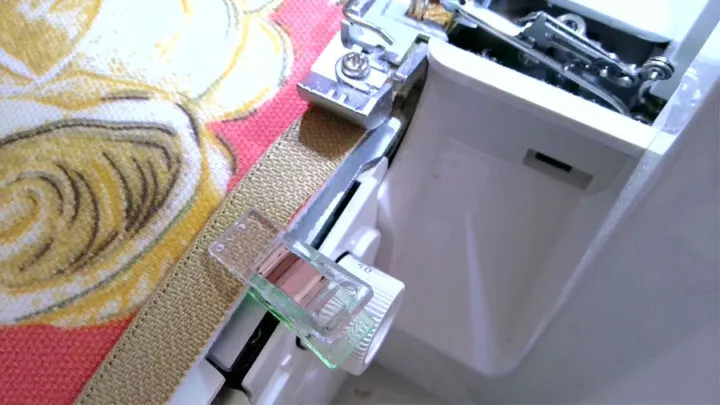 sew the zipper by serger