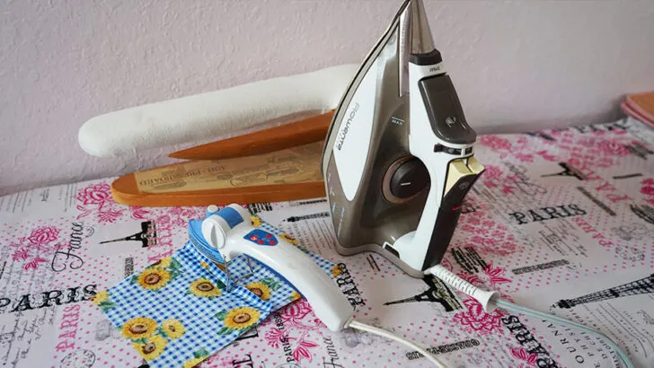 Dritz 29500 Petite Press Portable Mini Iron