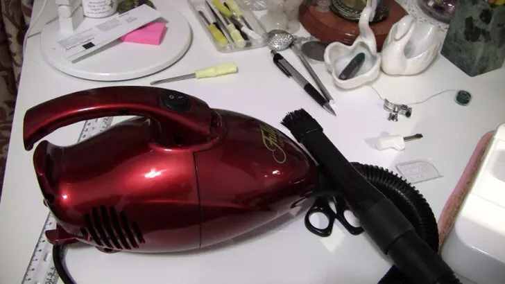 corded mini vacuum