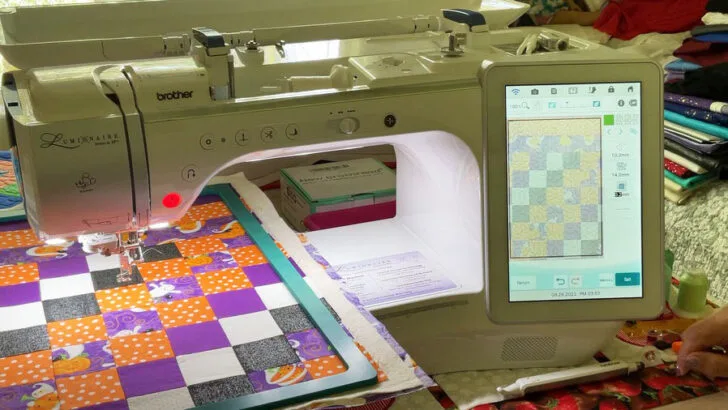 use embroidery machine to create stippling stitches
