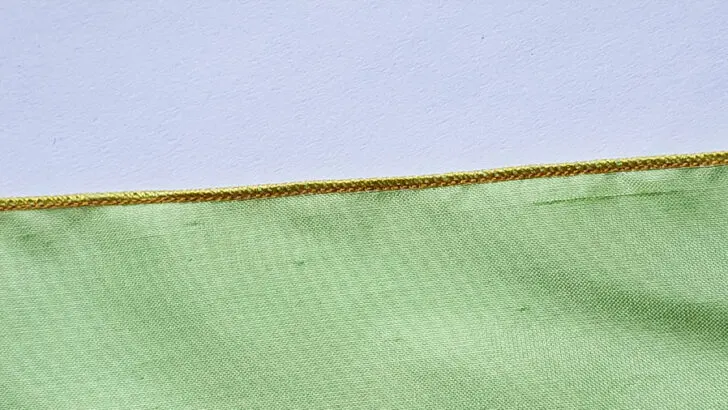 2-thread rolled edge