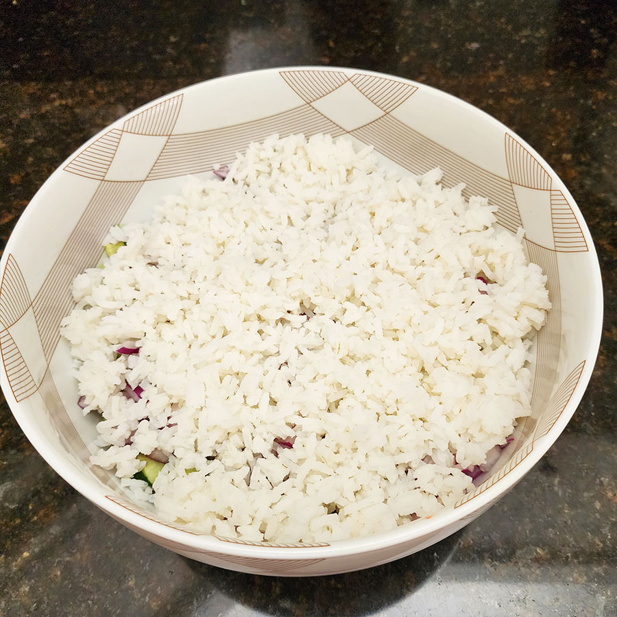 cooled cooked rice on a bowl