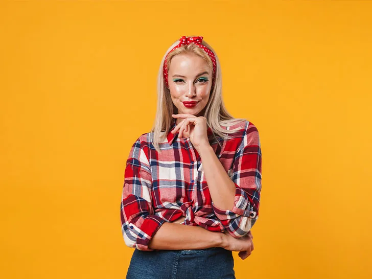 woman with thin hair wearing a headband