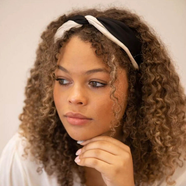 woman wearing a Traditional Knot Headband