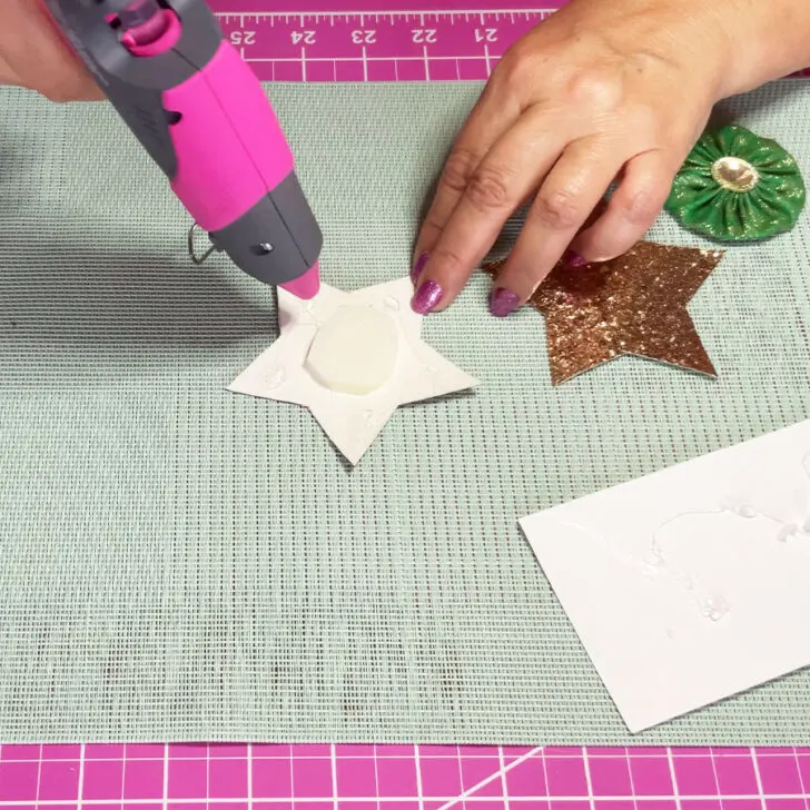 How to Use Fabric Glue an Essential Guide for All Skill Levels