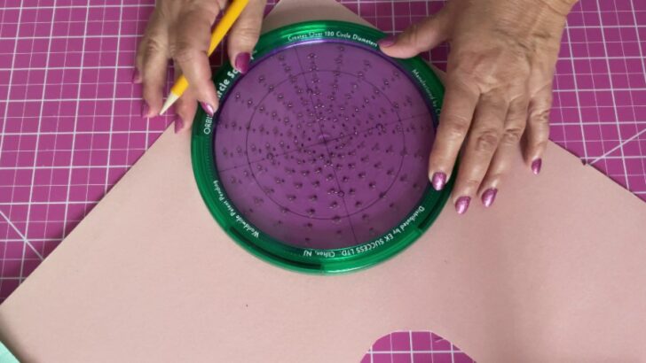 drawing a circle using a special circle ruler