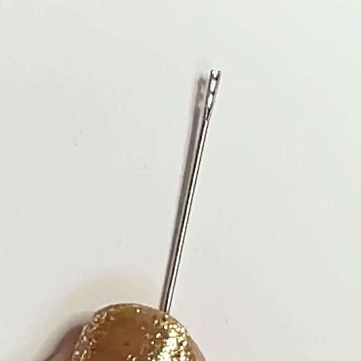 Top Threading Self-Threading Needle