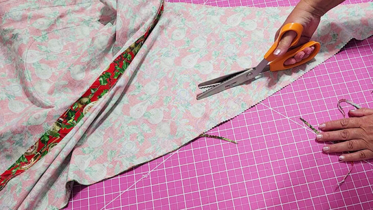 Cut the seam allowances close to the stitching, using pinking shears