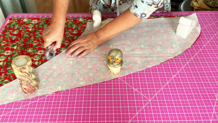 cutting fabric using rotary cutter