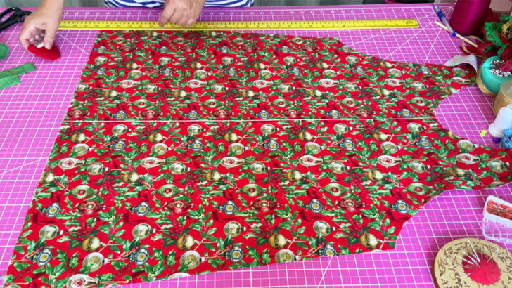 find the center of the apron for placing the strip