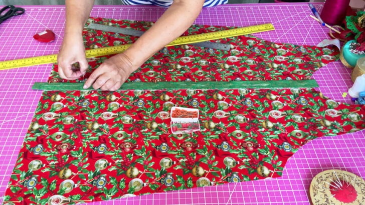 pinned the finished strip along this line and carefully sewed it in place