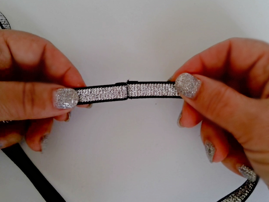 sewing the ends of elastic together
