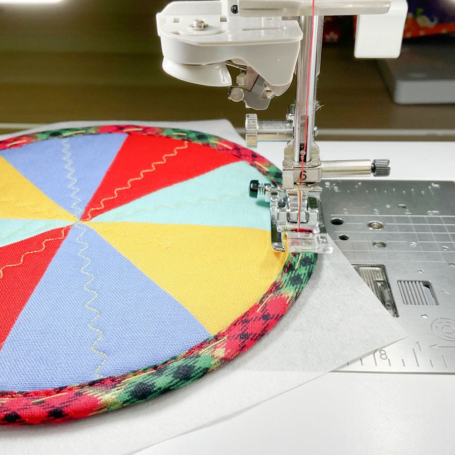 sa sewing machine while sewing the binding