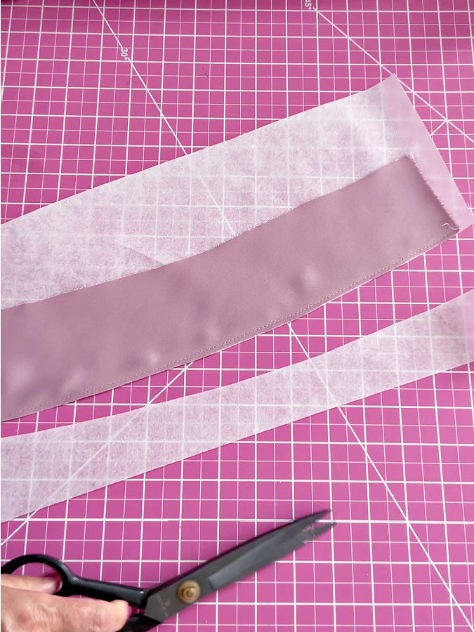 the stabilizer is cut in a smooth curve close to the edge of the material