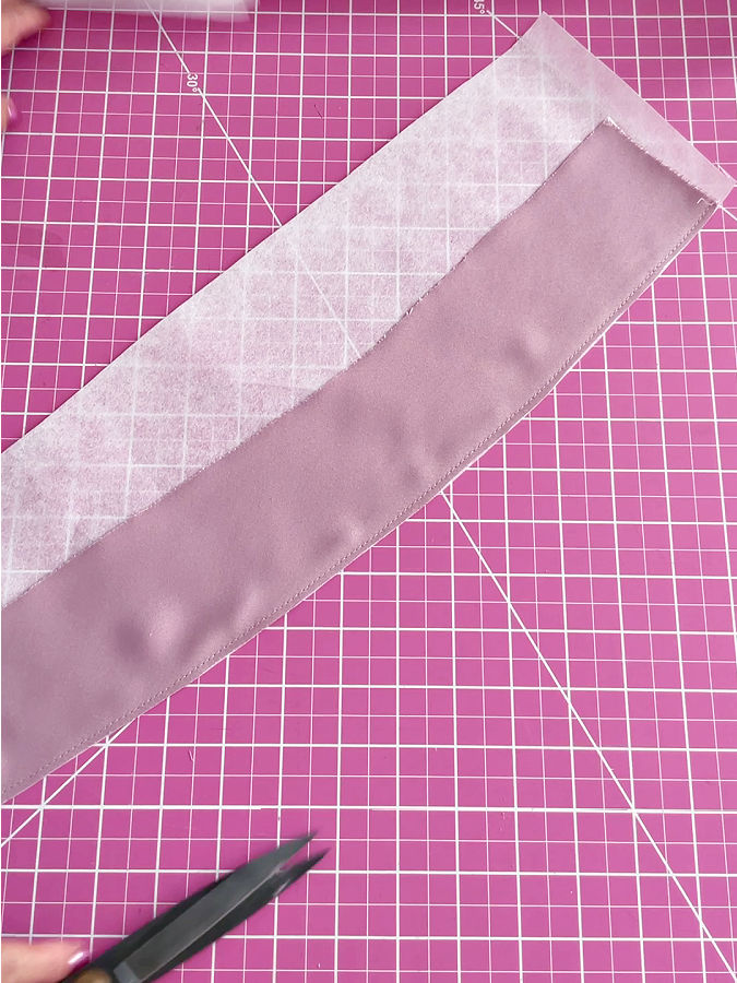 the stabilizer is cut in a smooth curve close to the edge of the material