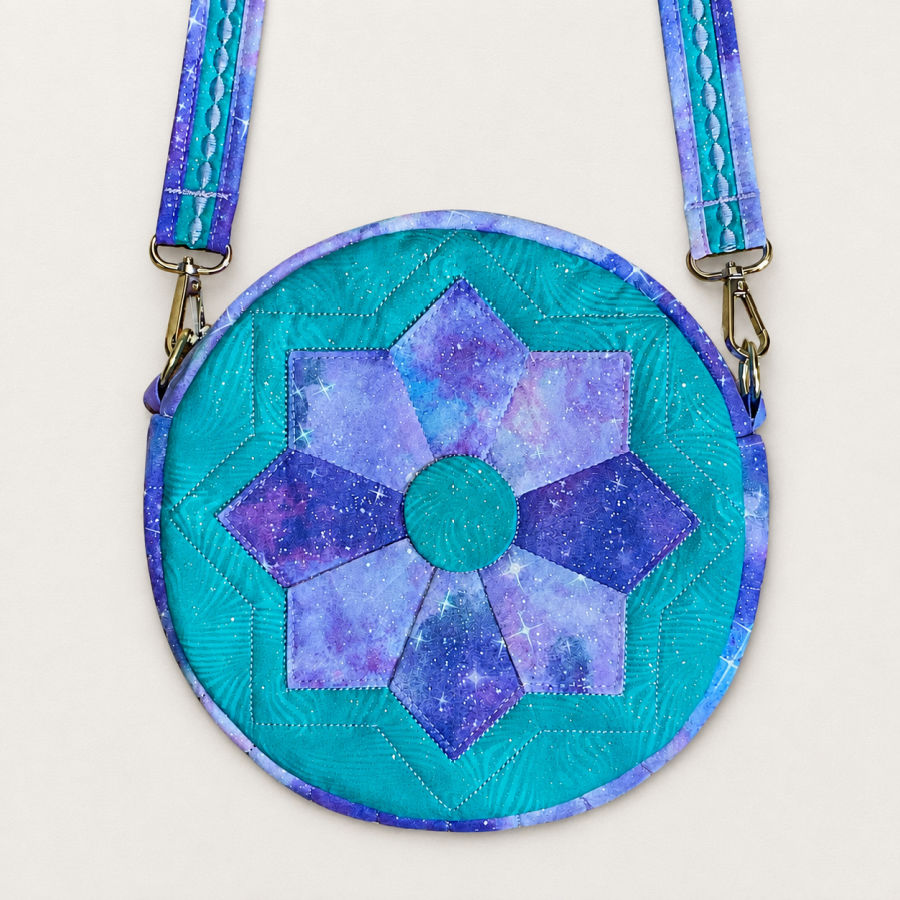 round purse with a dresden plate panel