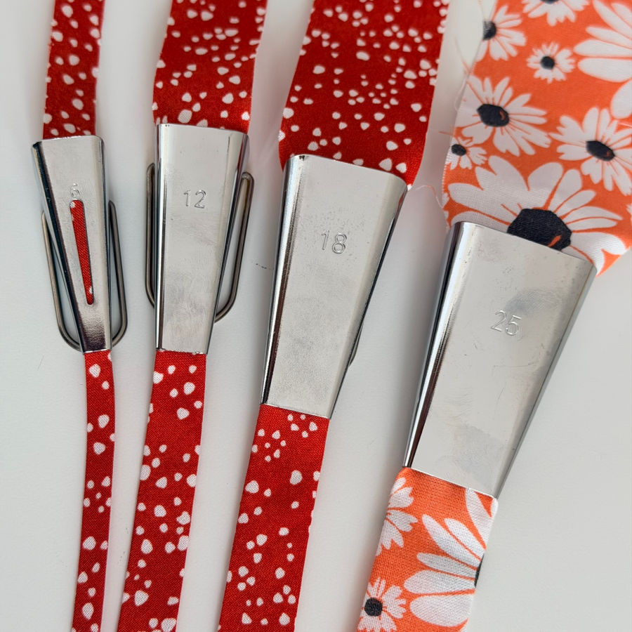 bias tape makers with sizes marked in millimeters
