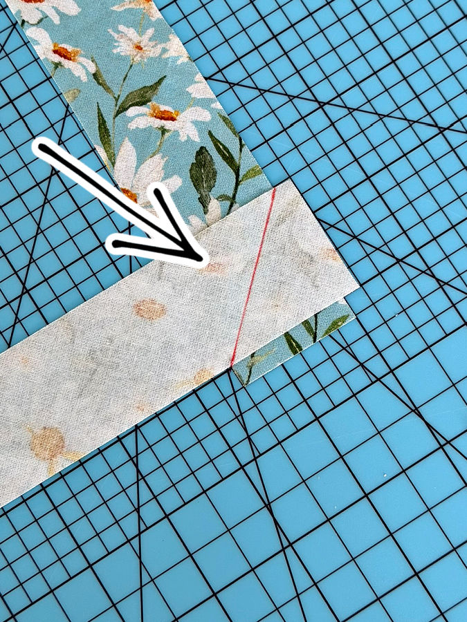 joining two strips of fabric cut at 90 degrees